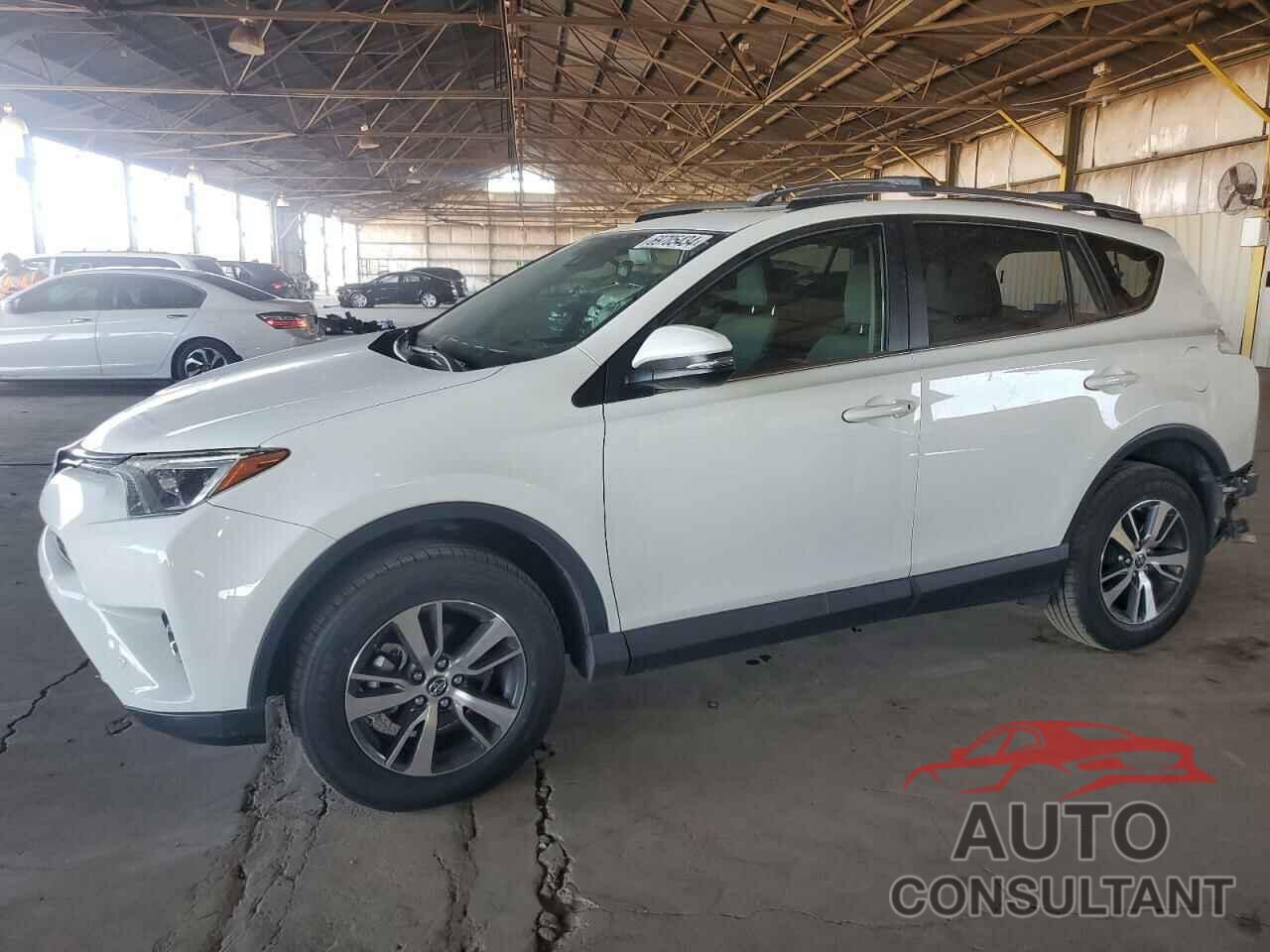 TOYOTA RAV4 2017 - JTMRFREV4HJ171807