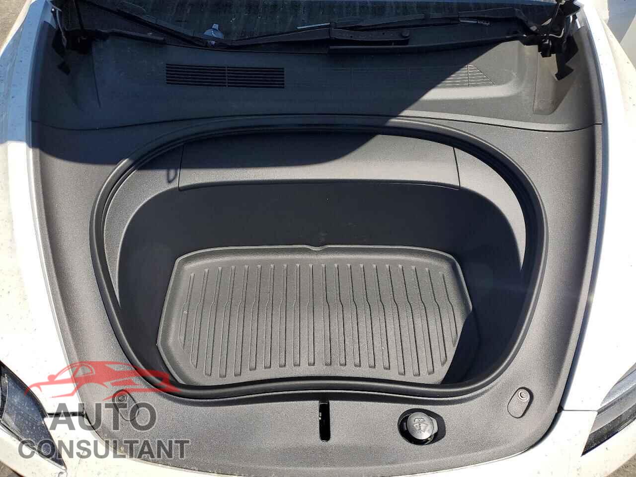TESLA MODEL 3 2024 - 5YJ3E1EB6RF796606