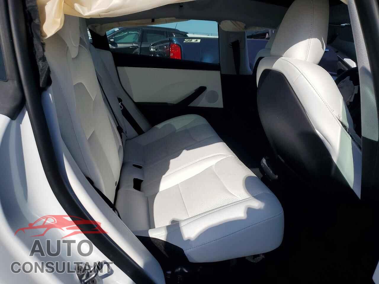 TESLA MODEL 3 2024 - 5YJ3E1EA2RF869655
