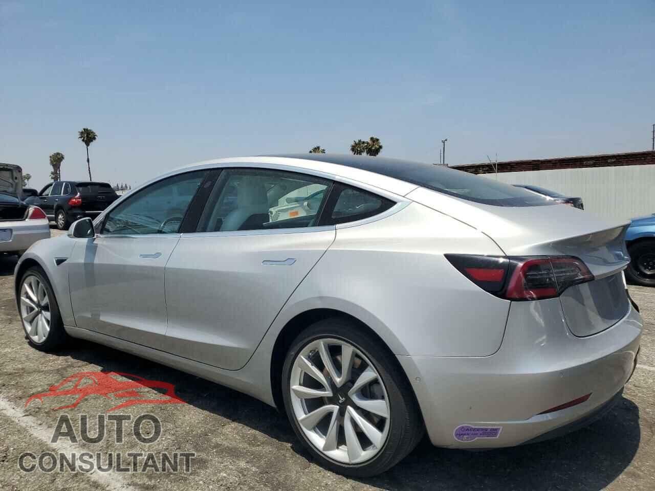 TESLA MODEL 3 2018 - 5YJ3E1EB8JF100574