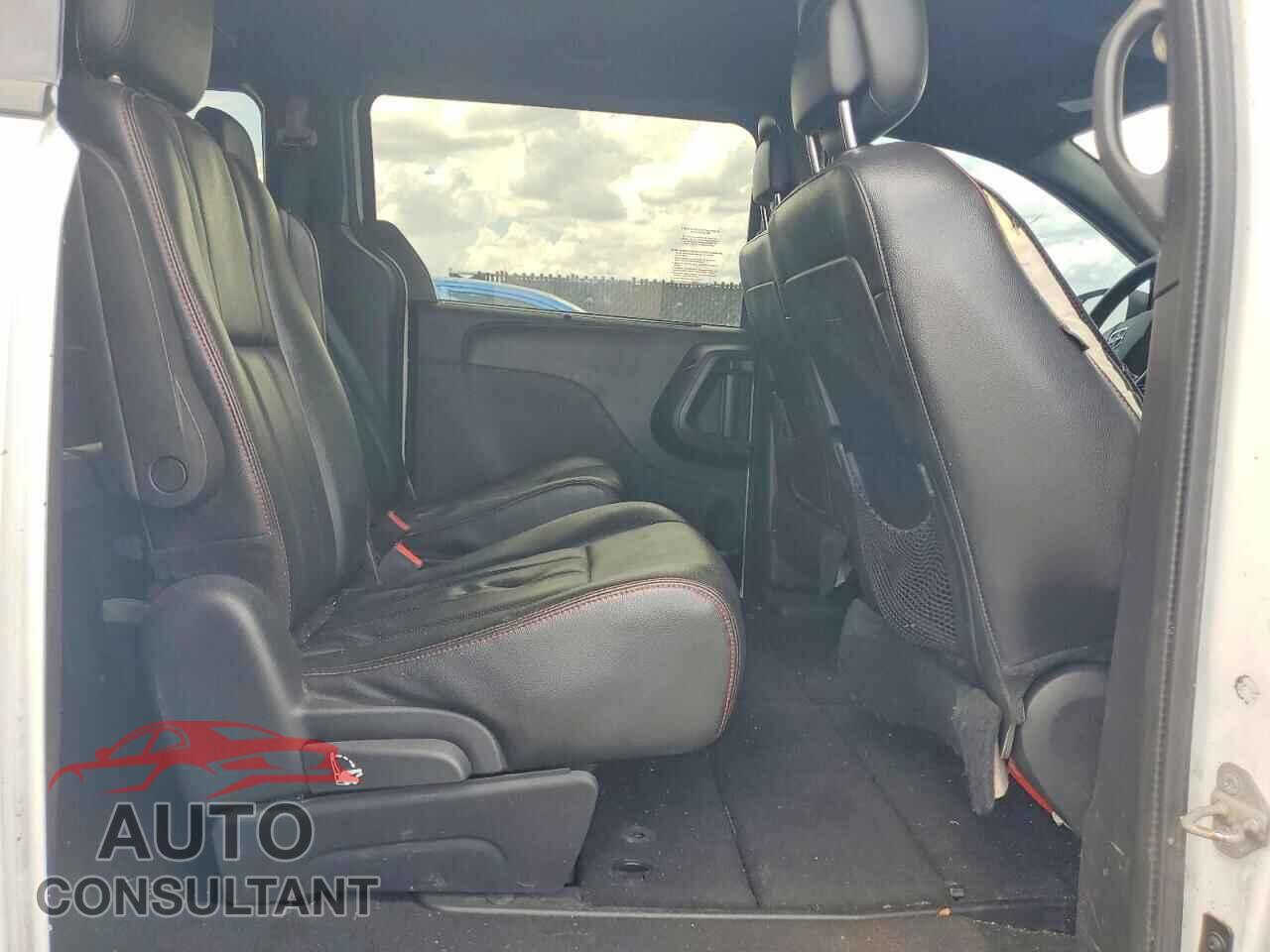 DODGE CARAVAN 2015 - 2C4RDGBG7FR681982