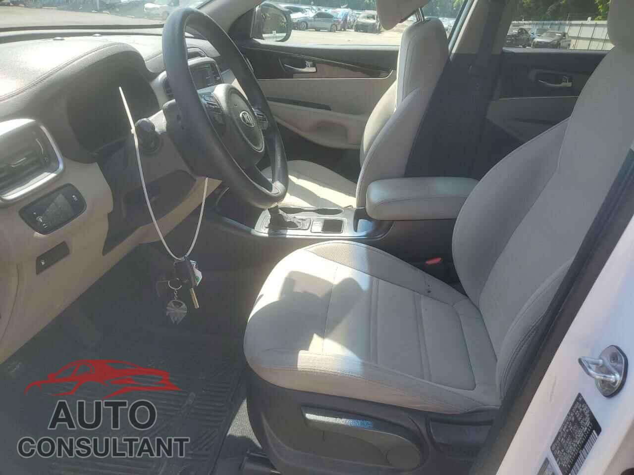 KIA SORENTO 2017 - 5XYPGDA57HG324497