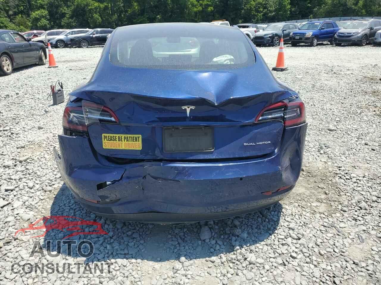 TESLA MODEL 3 2019 - 5YJ3E1EB4KF199556