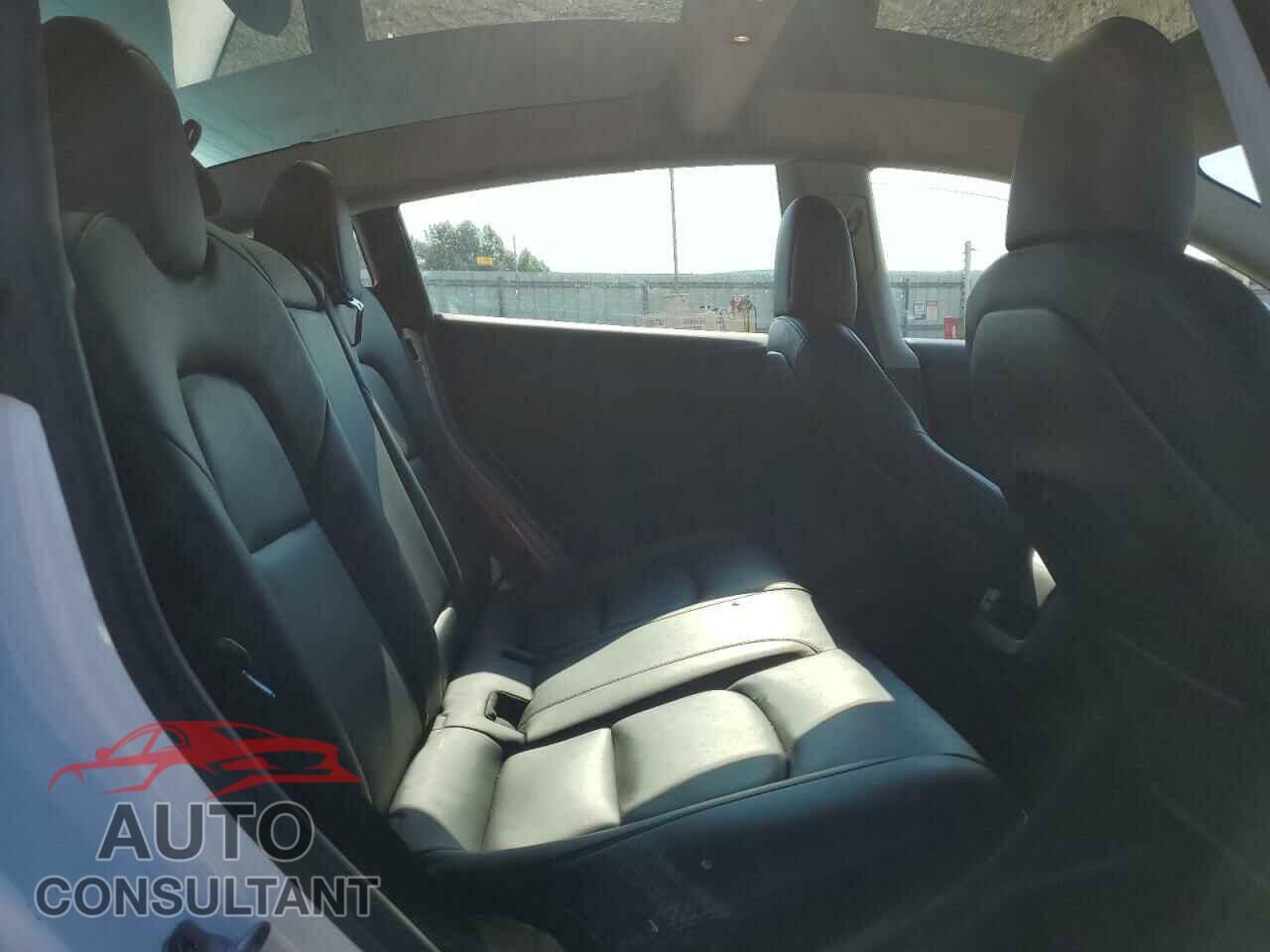 TESLA MODEL 3 2021 - 5YJ3E1EB2MF984189