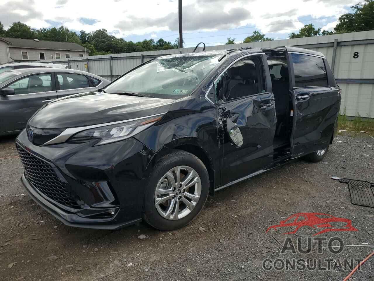 TOYOTA SIENNA 2022 - 5TDXSKFC8NS070811