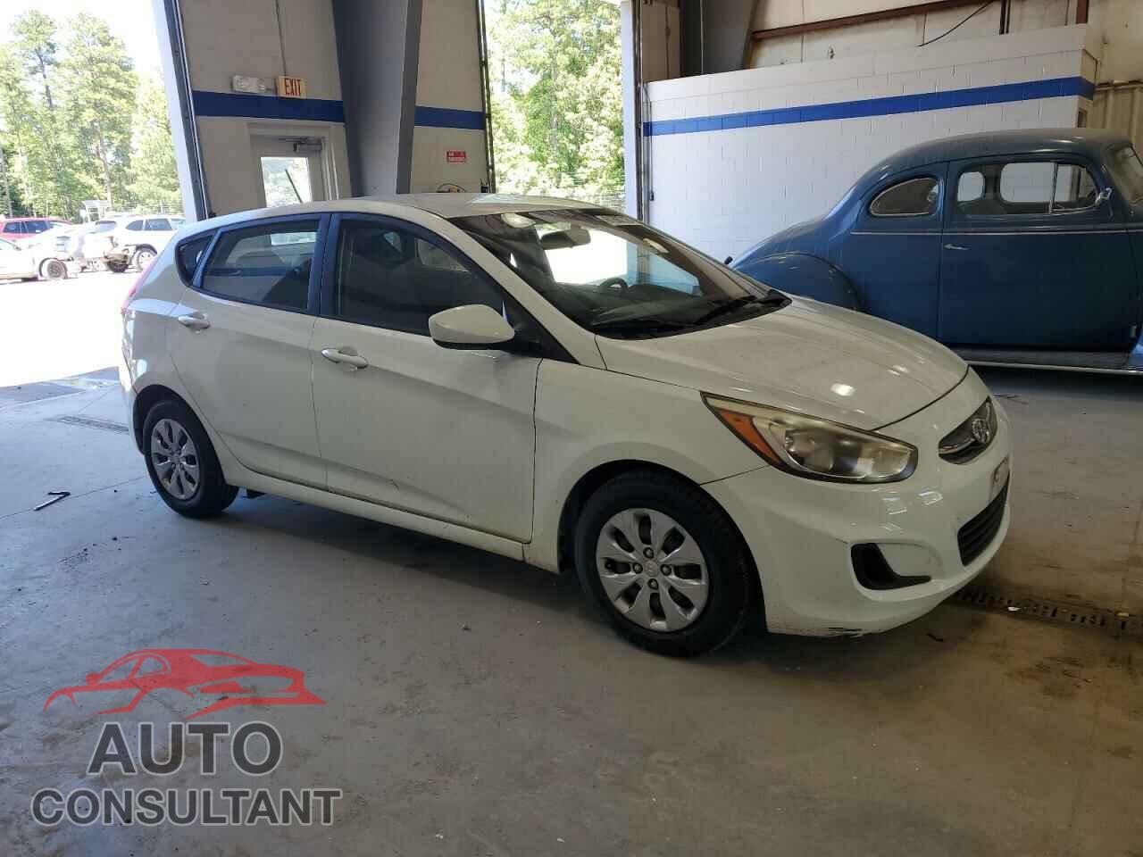 HYUNDAI ACCENT 2017 - KMHCT5AE2HU310162