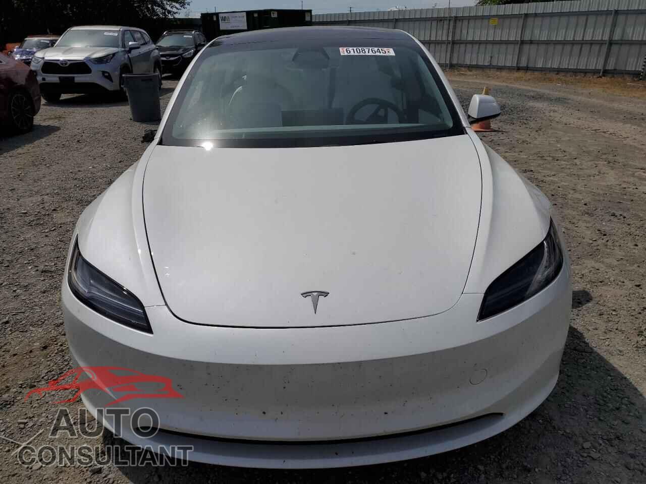 TESLA MODEL 3 2024 - 5YJ3E1EB6RF832679
