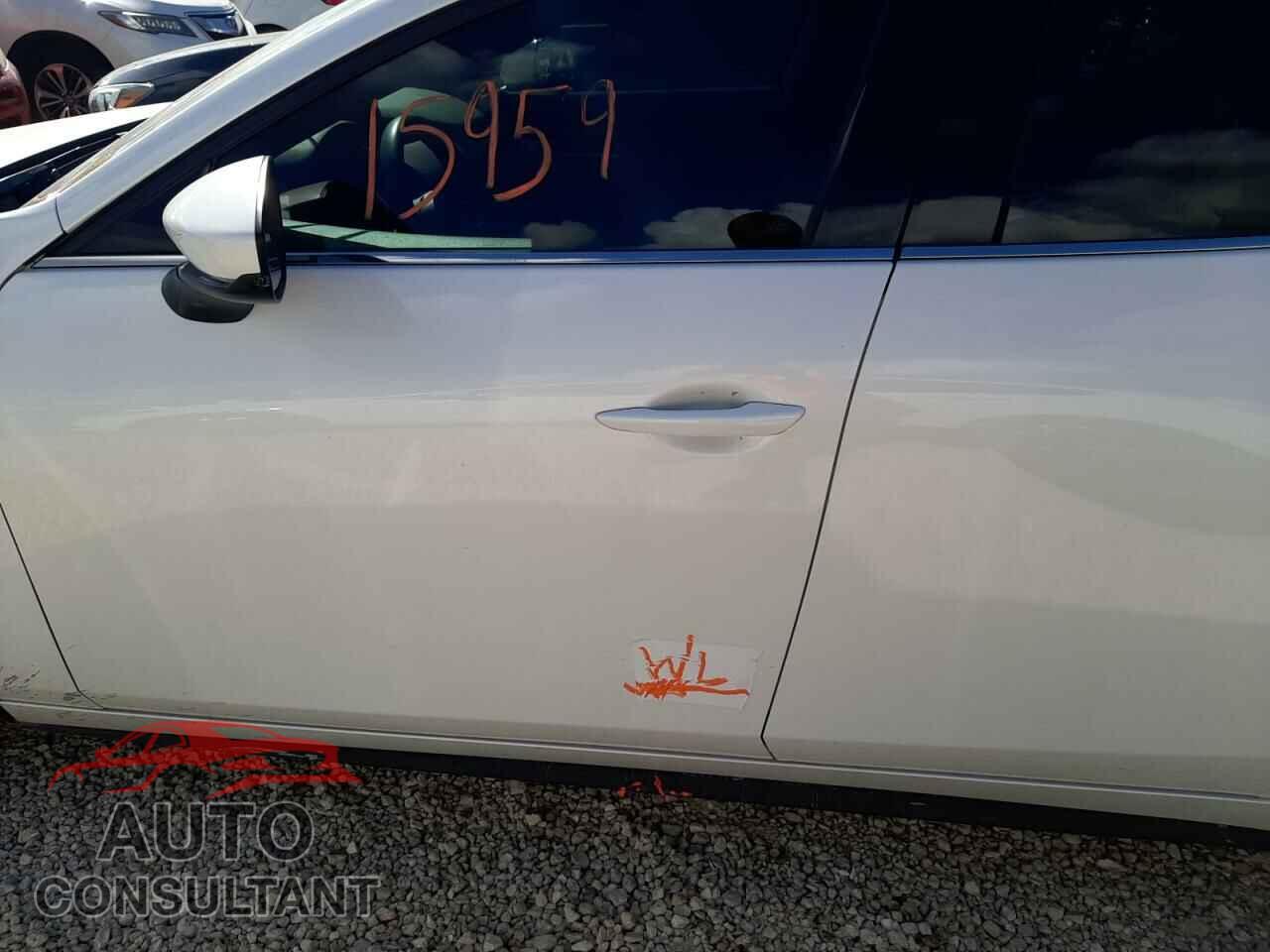 MAZDA 3 2019 - JM1BPANM2K1139114