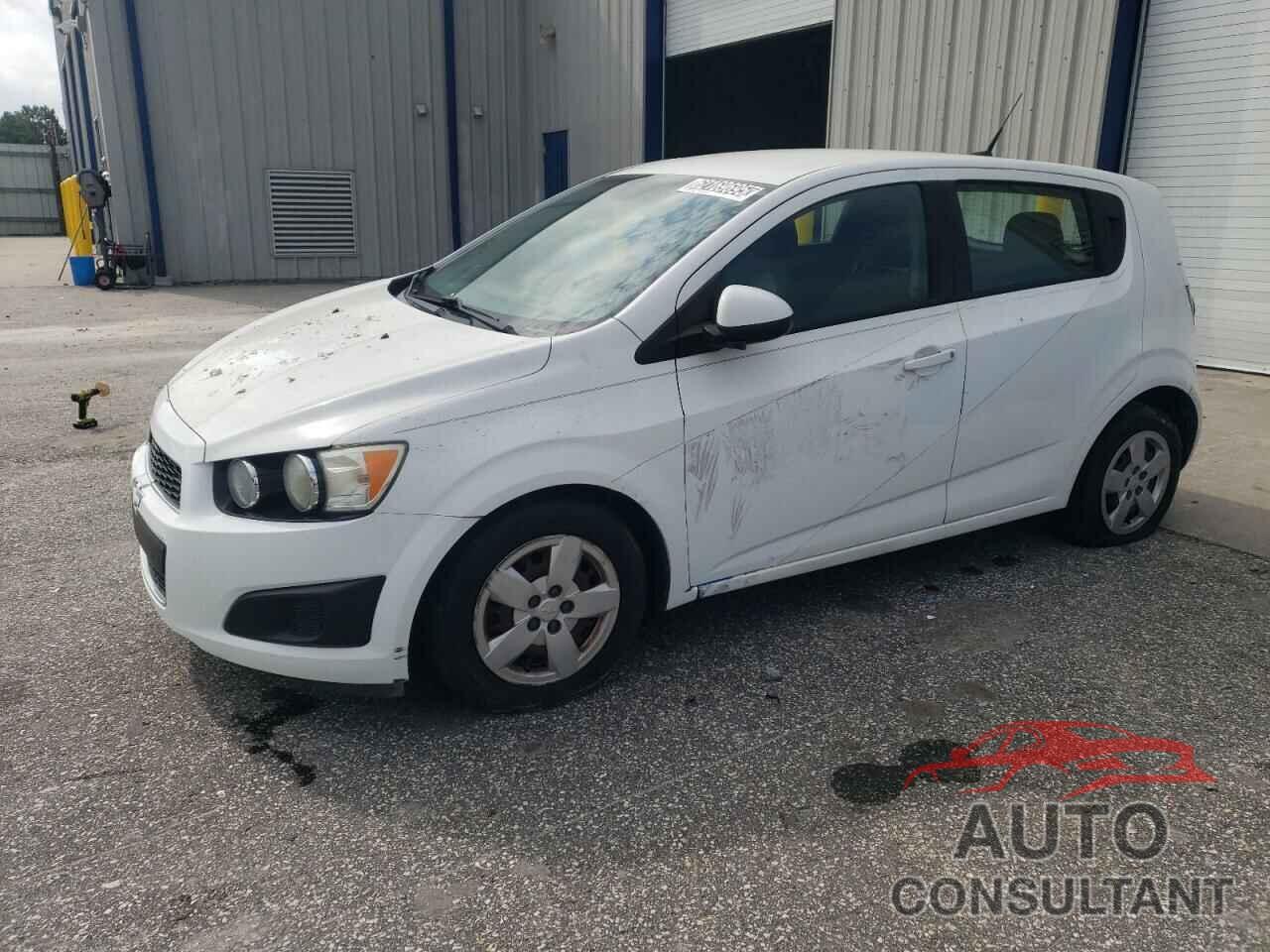 CHEVROLET SONIC 2013 - 1G1JA6SH2D4249558