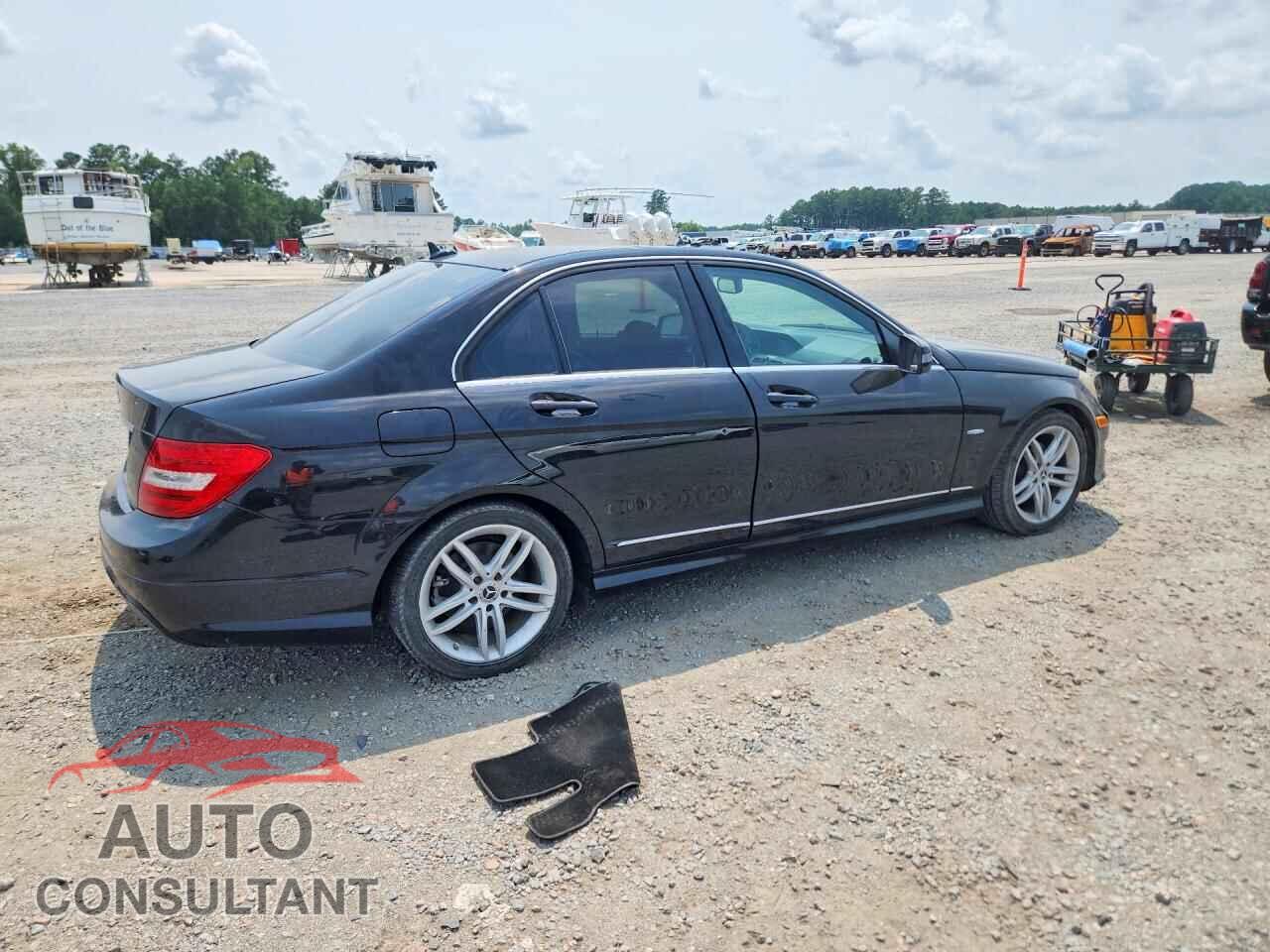 MERCEDES-BENZ C-CLASS 2012 - WDDGF4HB3CA609467