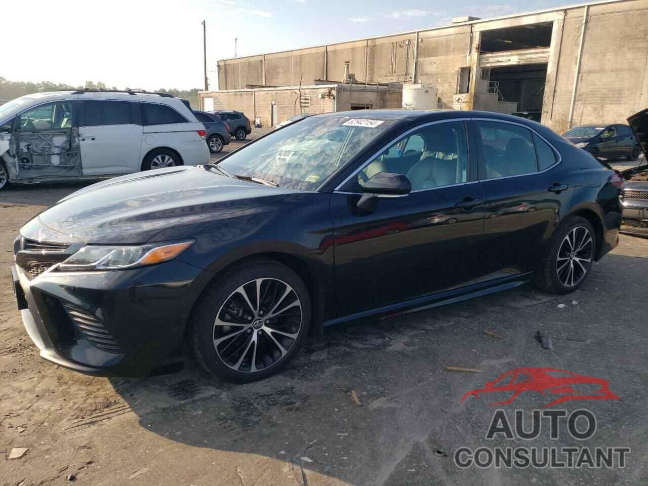 TOYOTA CAMRY 2018 - 4T1B11HKXJU080835