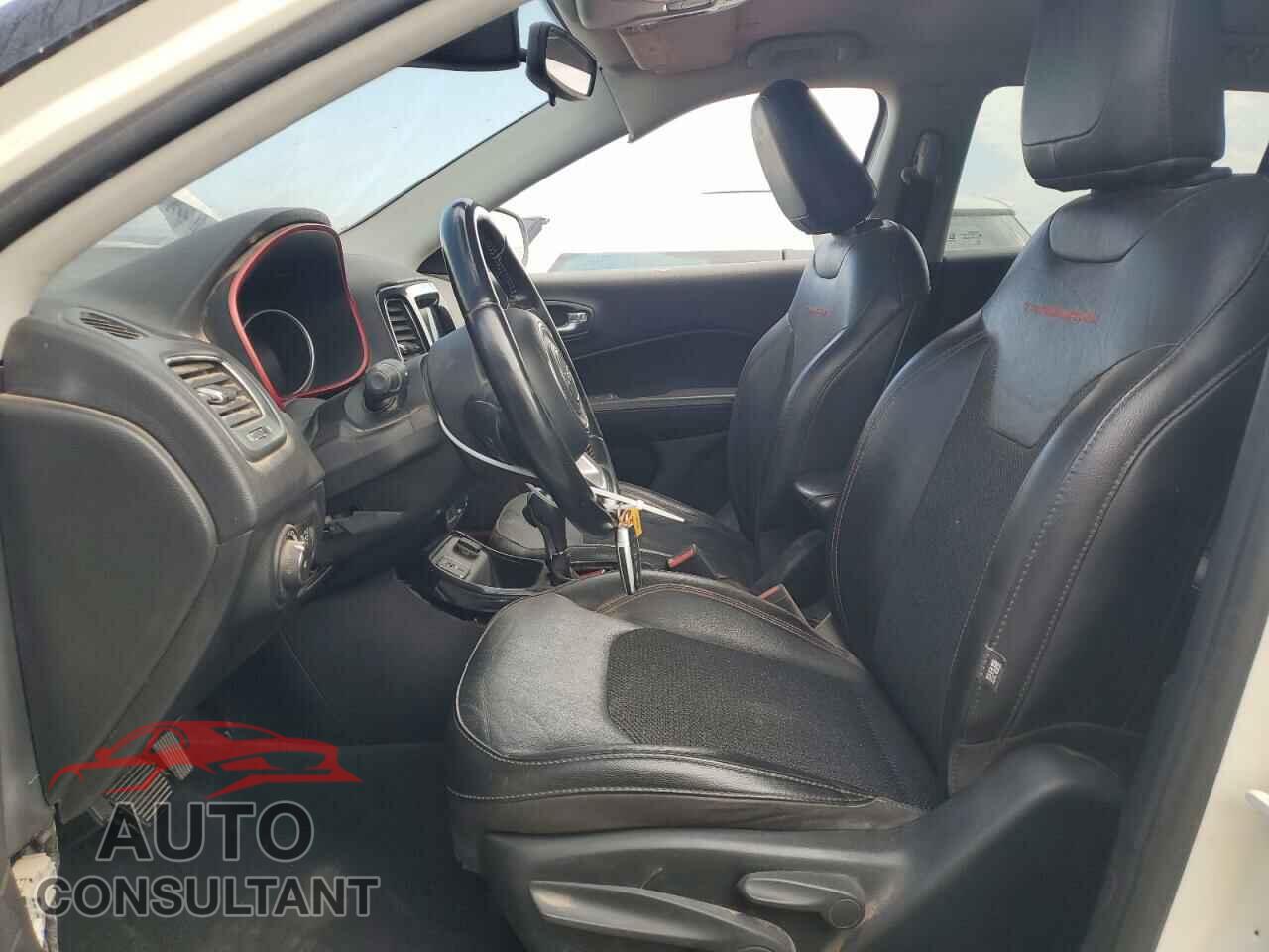 JEEP COMPASS 2020 - 3C4NJDDB7LT184351