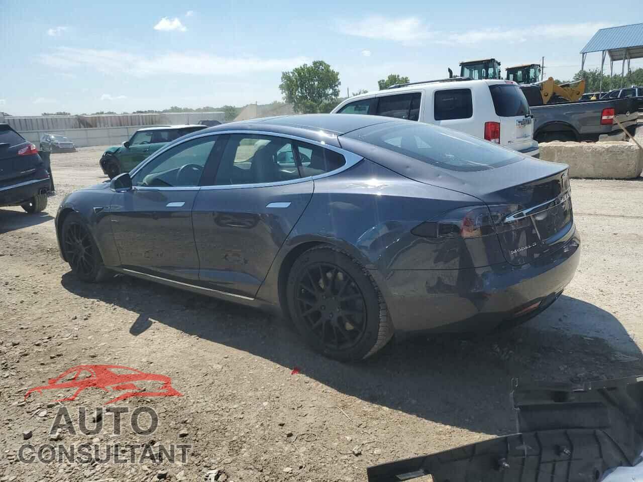 TESLA MODEL S 2017 - 5YJSA1E25HF215845