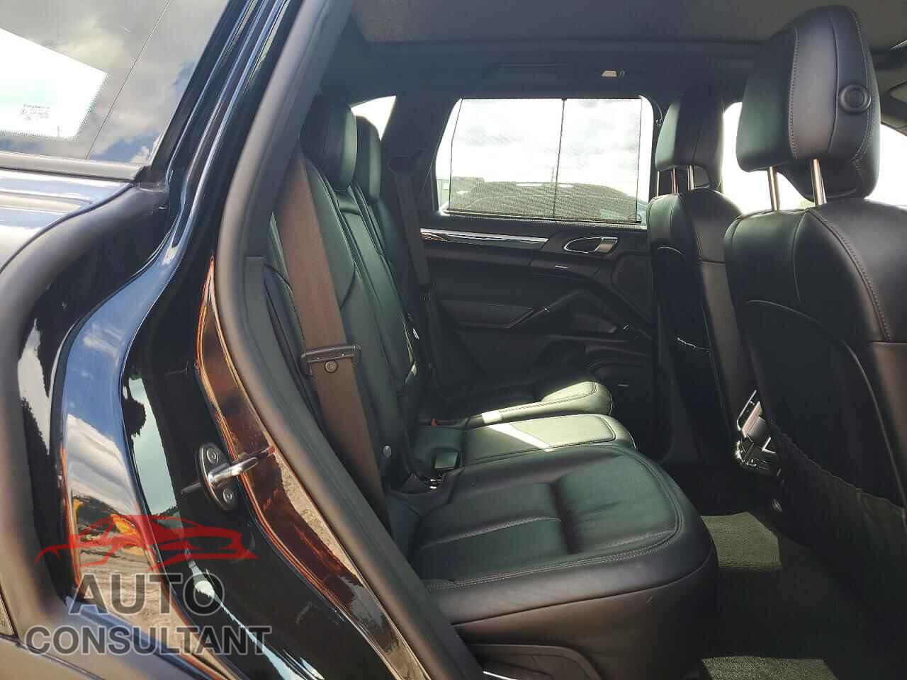 PORSCHE CAYENNE 2016 - WP1AA2A2XGLA00284