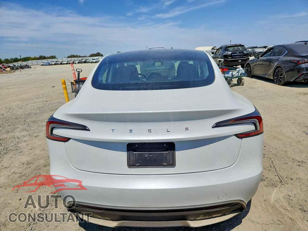 TESLA MODEL 3 2024 - 5YJ3E1EA4RF747850