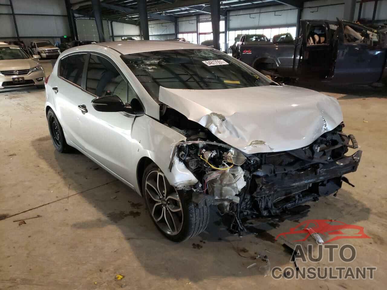 KIA FORTE 2016 - KNAFZ5A34G5517379