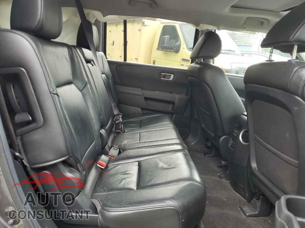 HONDA PILOT 2013 - 5FNYF4H56DB002190