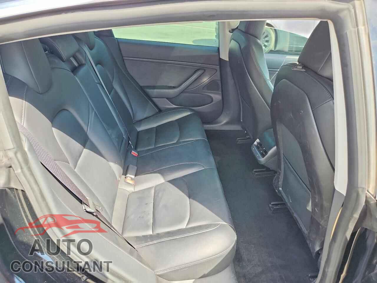 TESLA MODEL 3 2019 - 5YJ3E1EA0KF297233