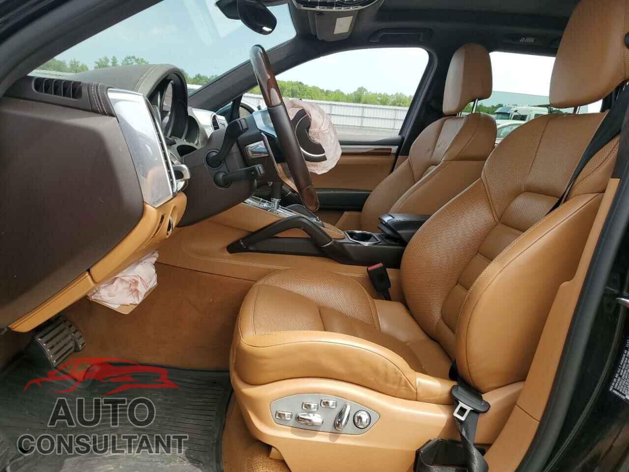 PORSCHE CAYENNE 2018 - WP1AC2A25JLA85259