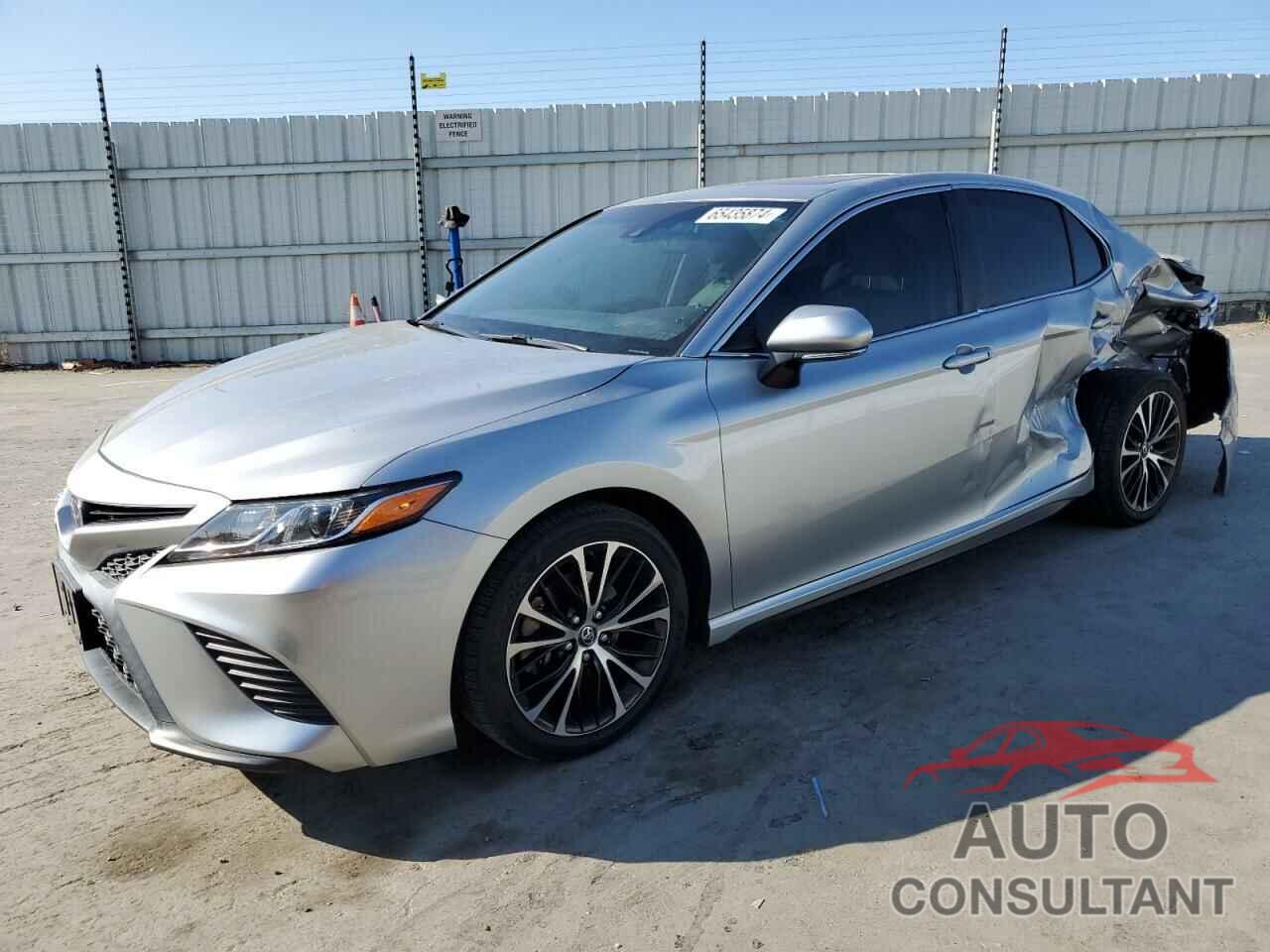 TOYOTA CAMRY 2018 - 4T1B11HK5JU598979