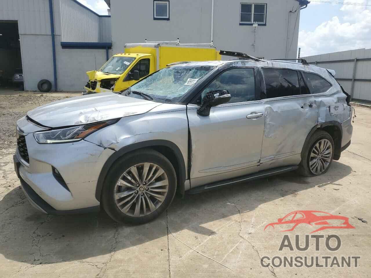 TOYOTA HIGHLANDER 2022 - 5TDFZRBH6NS214096