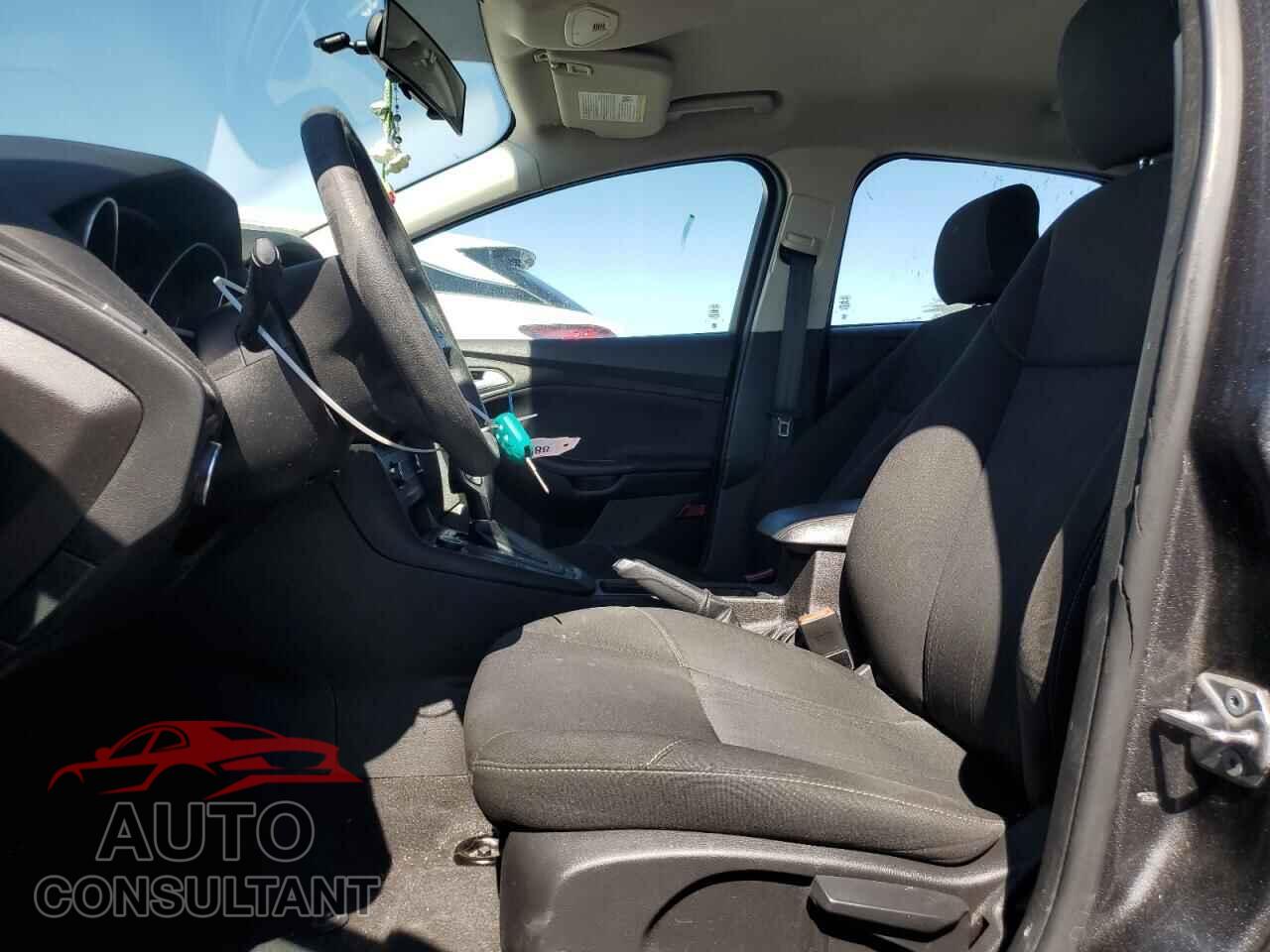 FORD FOCUS 2017 - 1FADP3K27HL325192