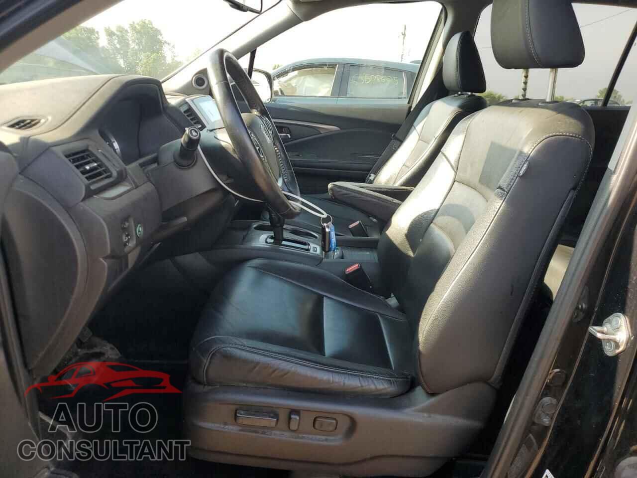 HONDA PILOT 2017 - 5FNYF6H57HB003379