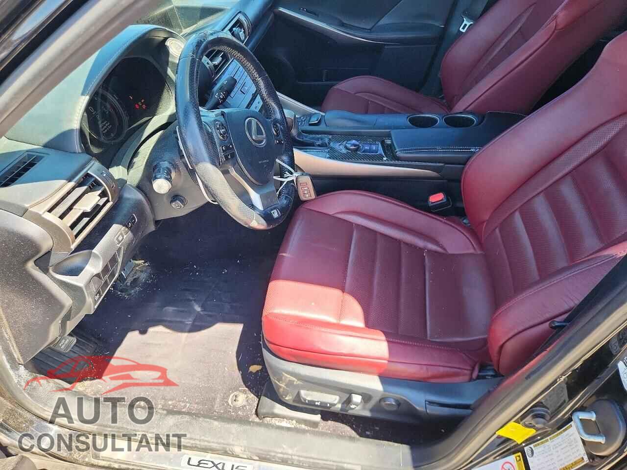 LEXUS IS 2014 - JTHBE1D26E5002579