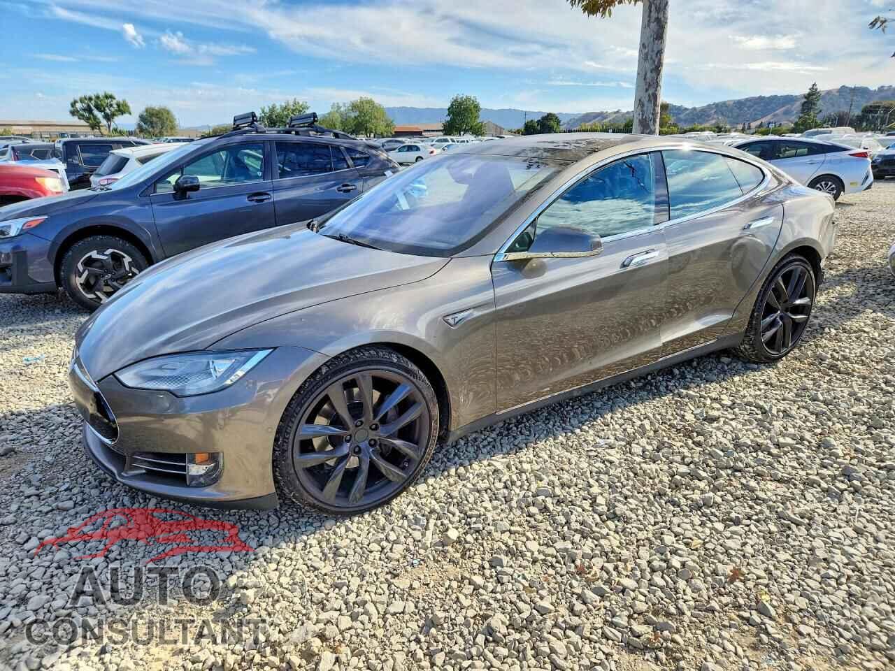 TESLA MODEL S 2015 - 5YJSA1H22FF090084