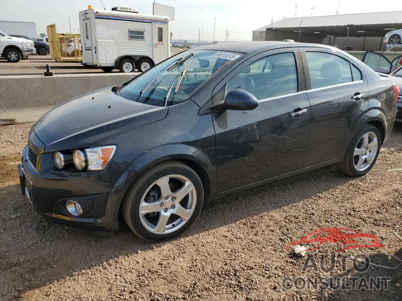CHEVROLET SONIC 2015 - 1G1JE5SB1F4103066