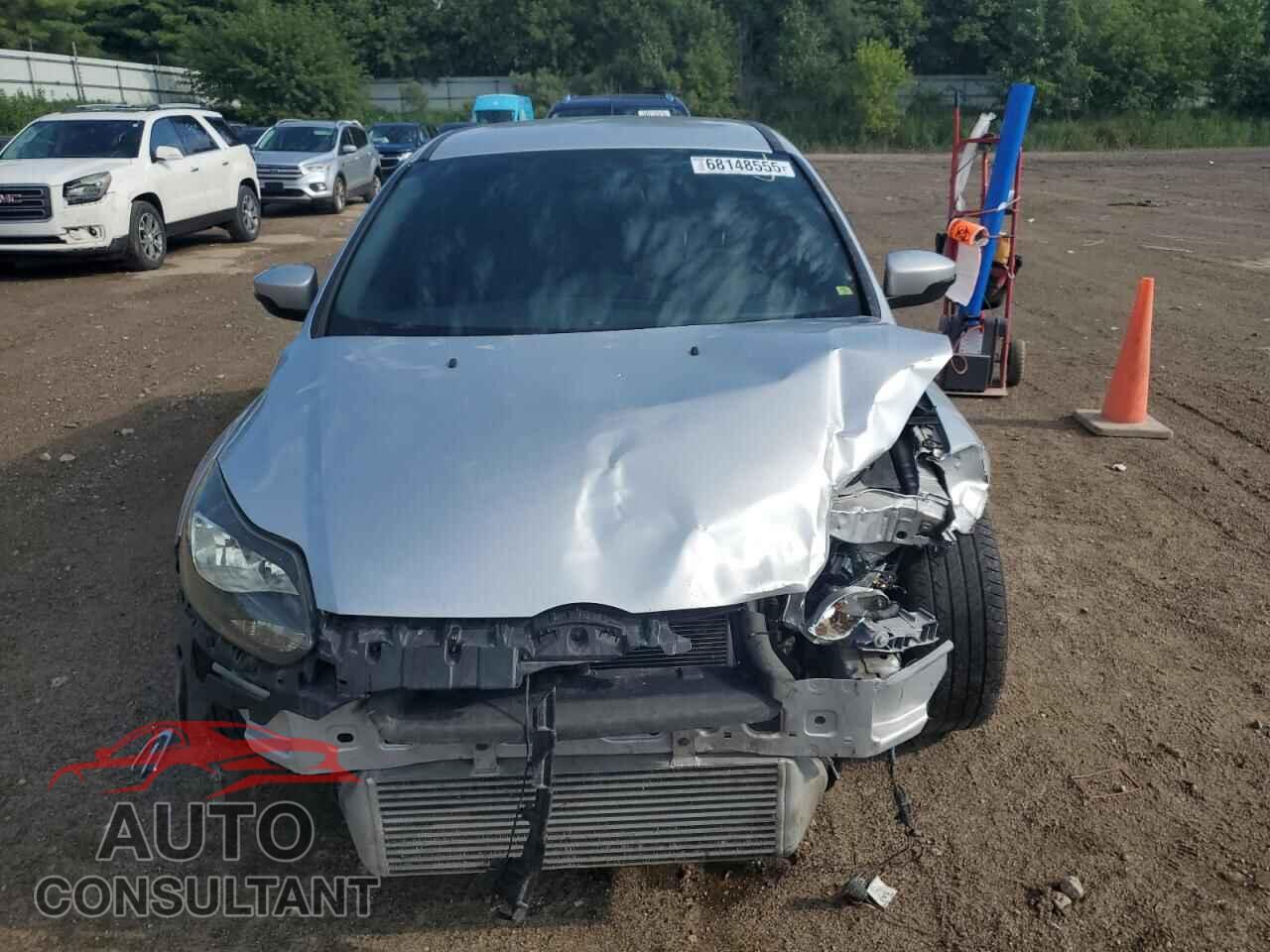 FORD FOCUS 2014 - 1FADP3L92EL449183