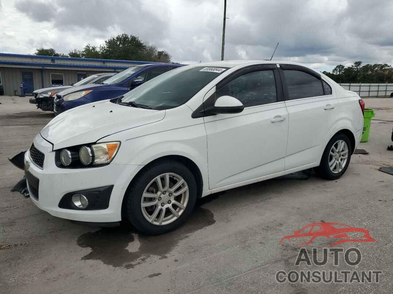 CHEVROLET SONIC 2015 - 1G1JC5SH7F4172032