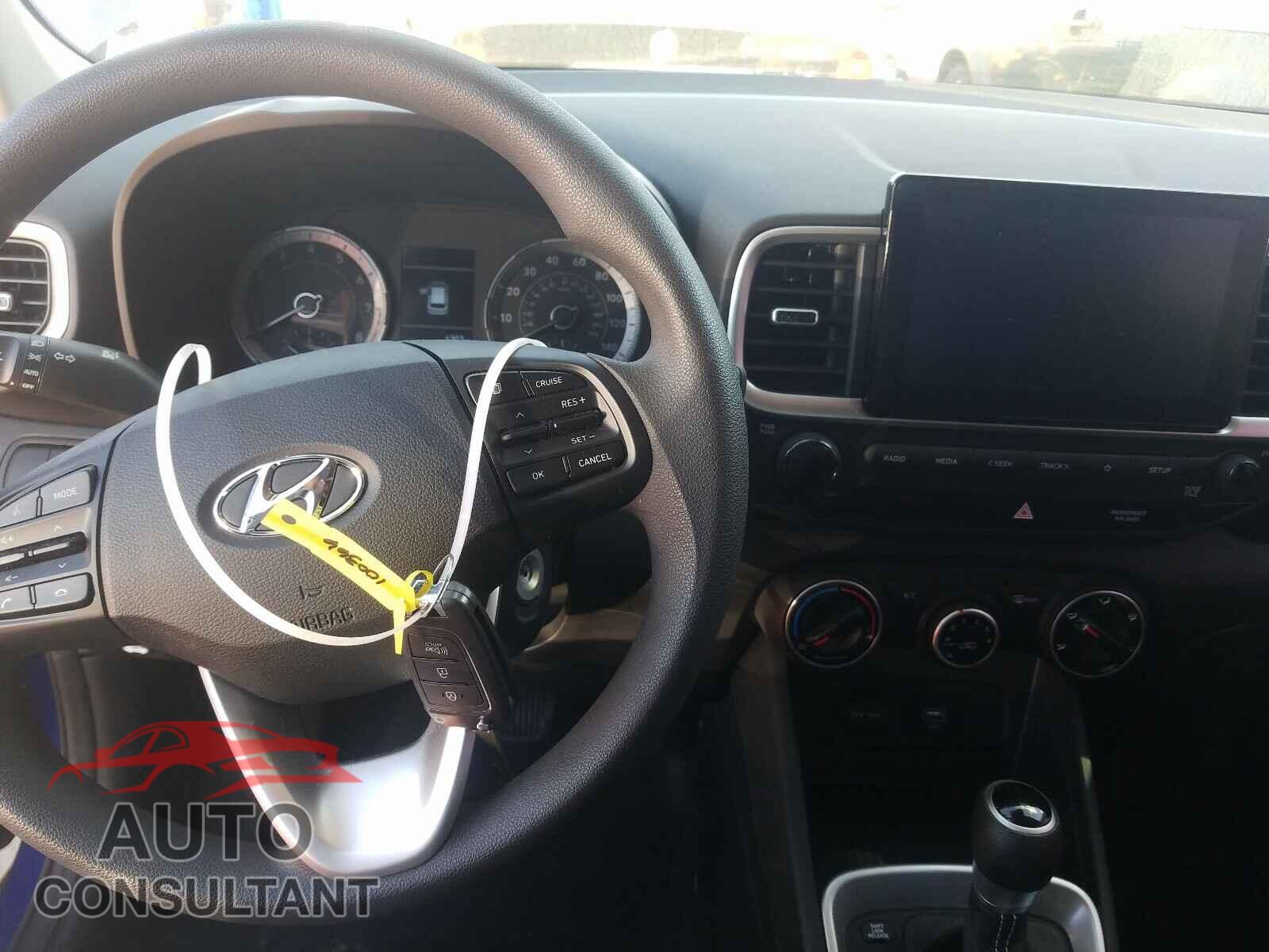 HYUNDAI VENUE 2020 - KMHRB8A35LU018205