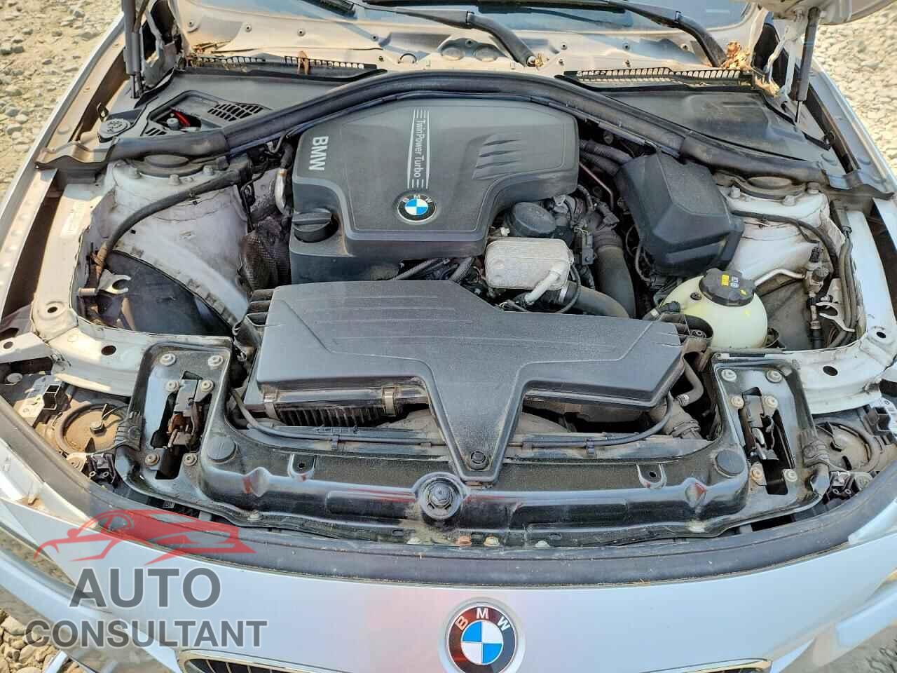 BMW 3 SERIES 2016 - WBA8E5G52GNU20212