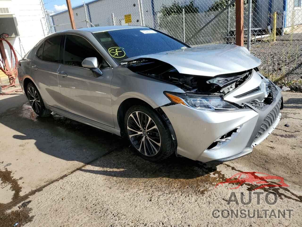 TOYOTA CAMRY 2018 - 4T1B11HK3JU020072