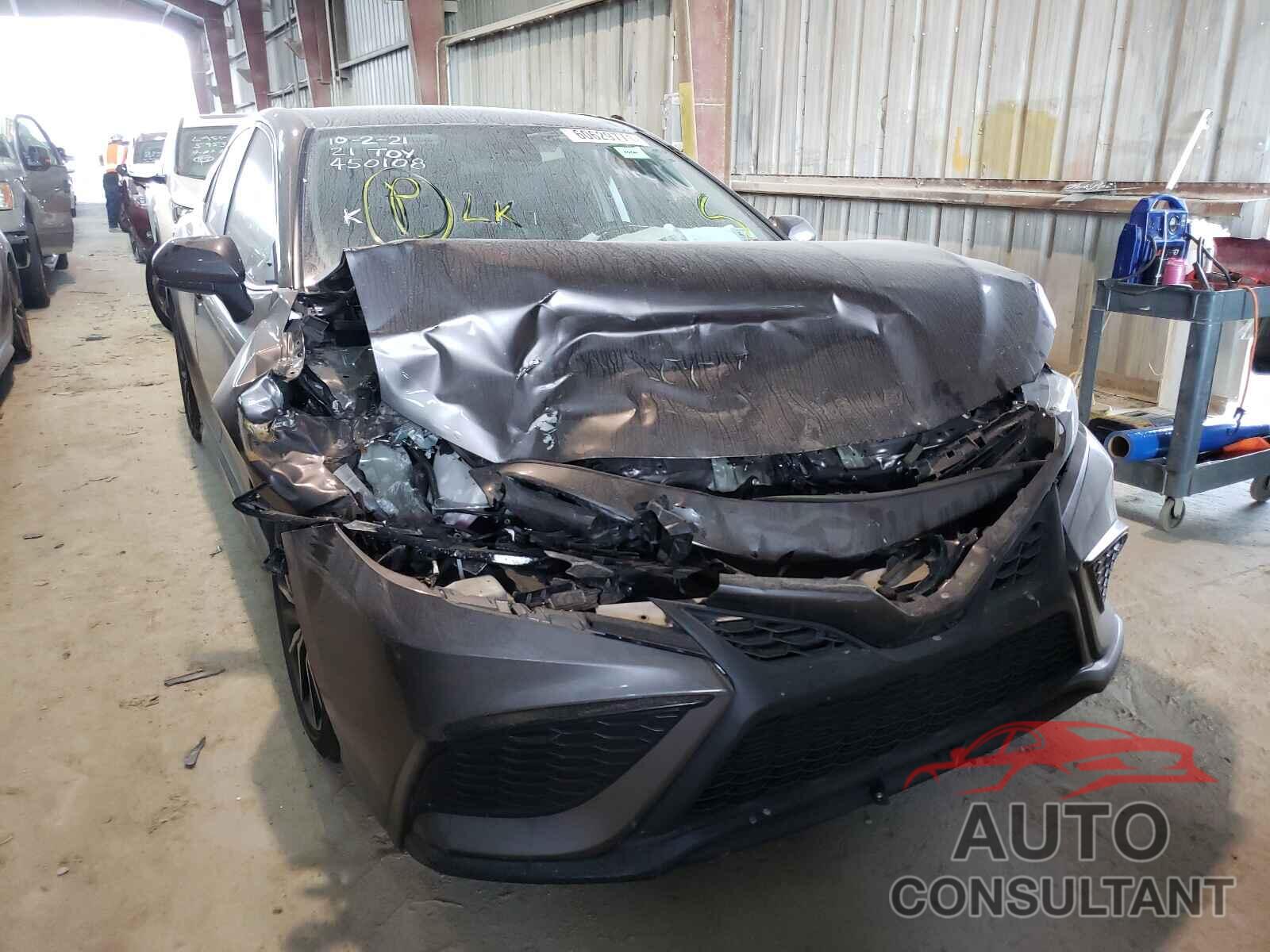 TOYOTA CAMRY 2021 - 4T1G11AK5MU450108