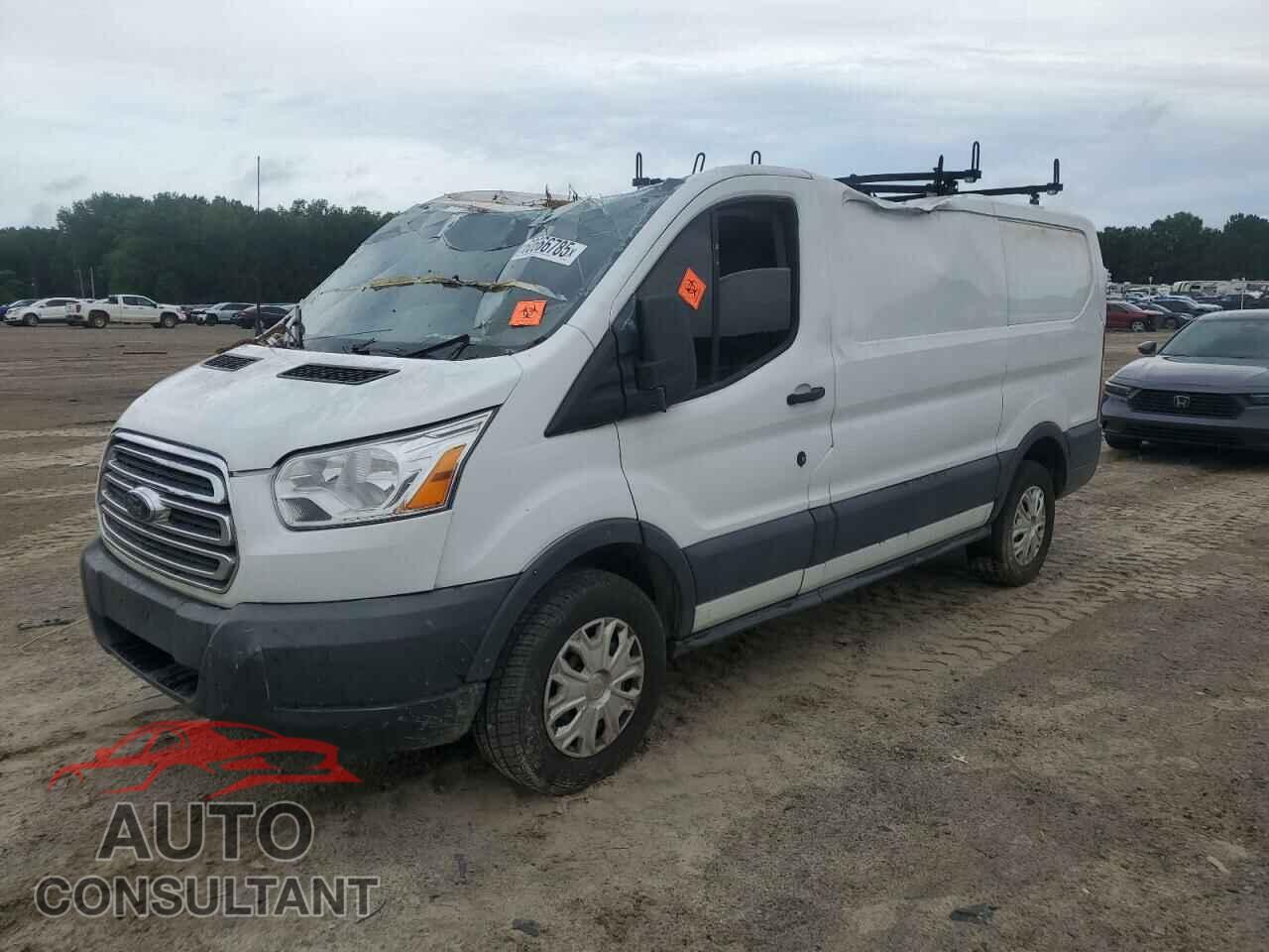 FORD TRANSIT 2017 - 1FTYR1YM0HKA87159