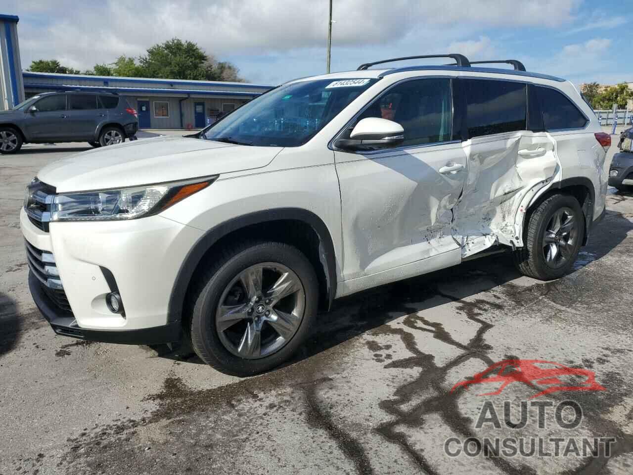 TOYOTA HIGHLANDER 2018 - 5TDDZRFH0JS808825