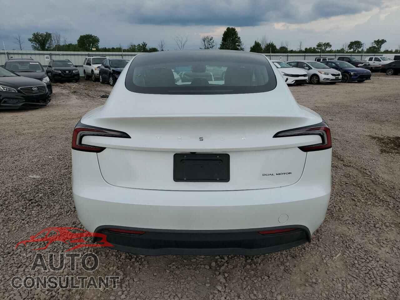 TESLA MODEL 3 2024 - 5YJ3E1EB4RF822412