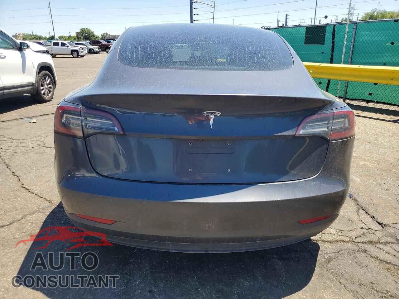 TESLA MODEL 3 2018 - 5YJ3E1EB0JF066081