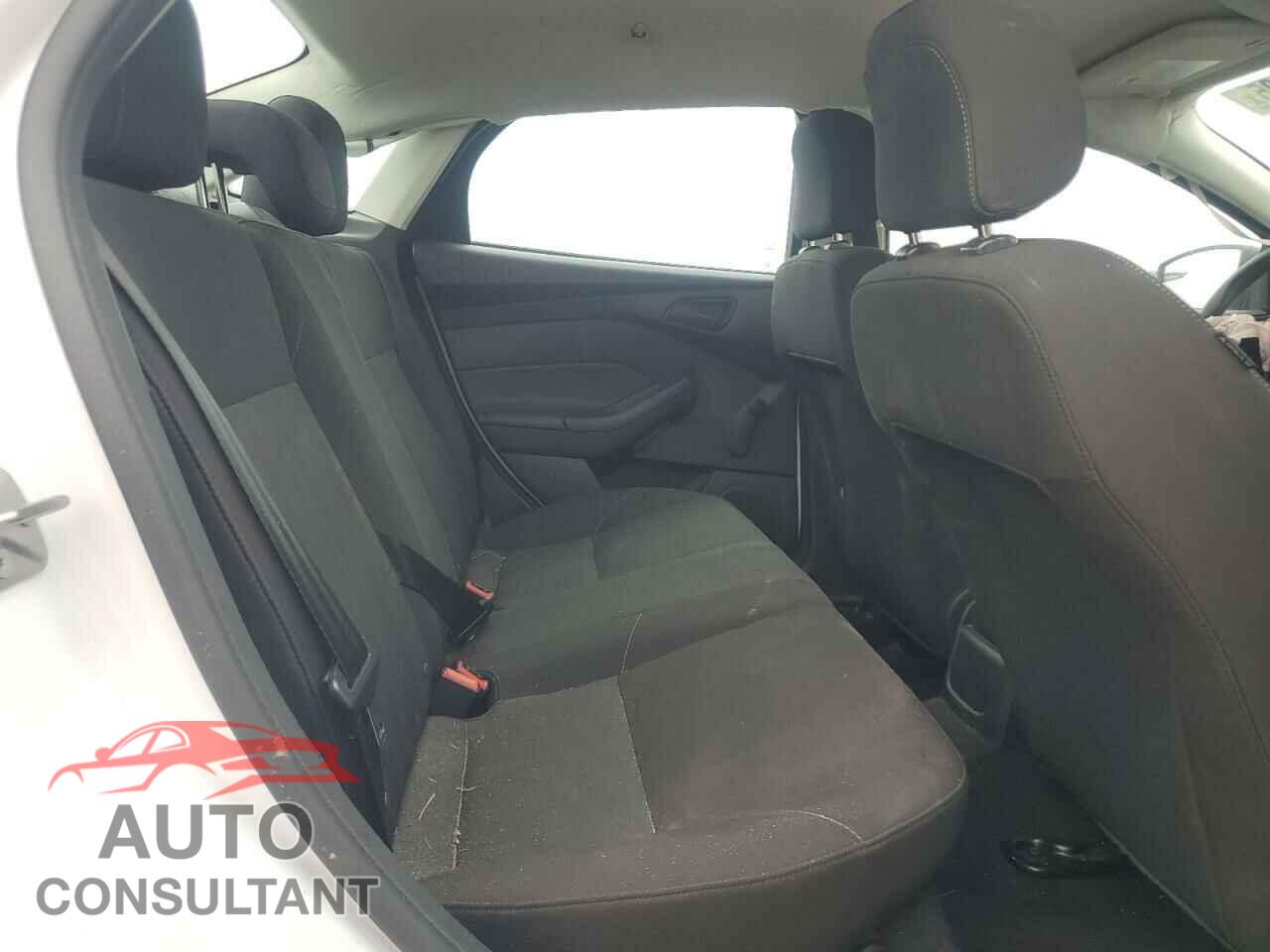 FORD FOCUS 2015 - 1FADP3E29FL253274