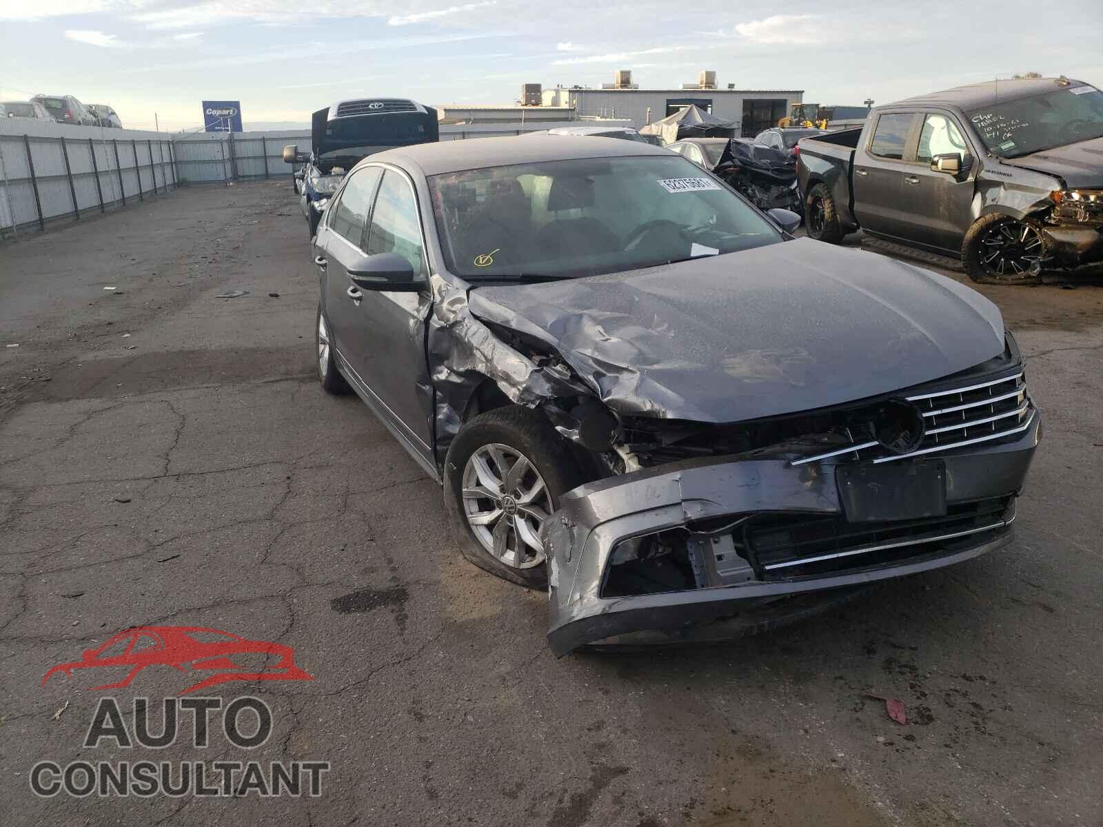 VOLKSWAGEN PASSAT 2017 - 1VWAT7A30HC014064