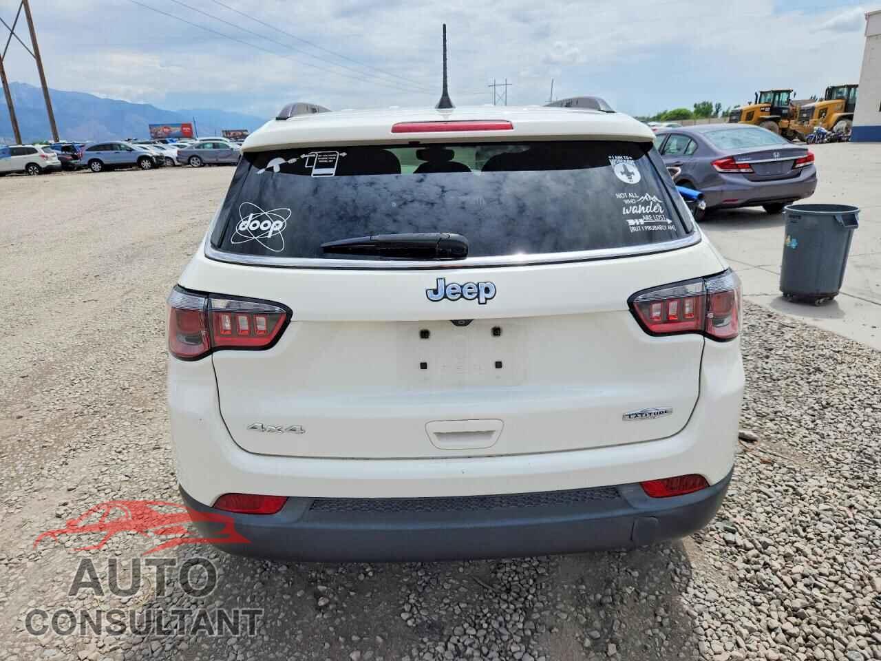 JEEP COMPASS 2018 - 3C4NJDBBXJT342424