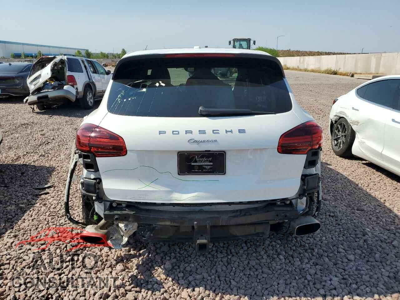 PORSCHE CAYENNE 2017 - WP1AA2A21HKA84129