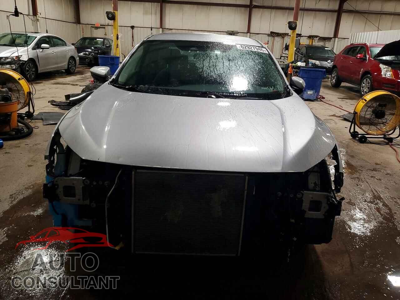 HONDA CIVIC 2019 - 2HGFC2F68KH530077