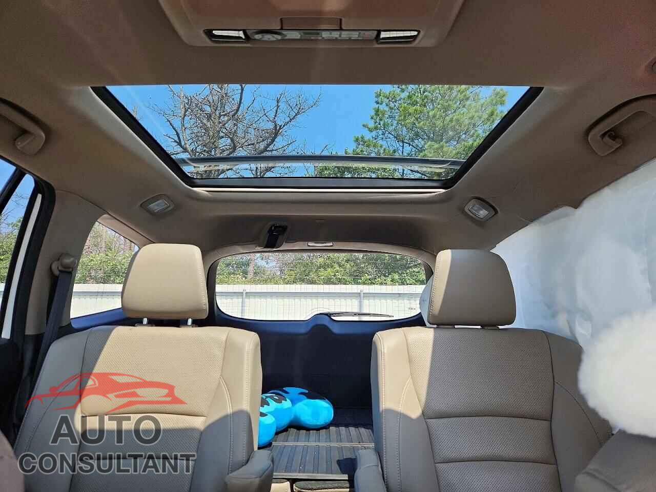 HONDA PILOT 2018 - 5FNYF6H05JB014133