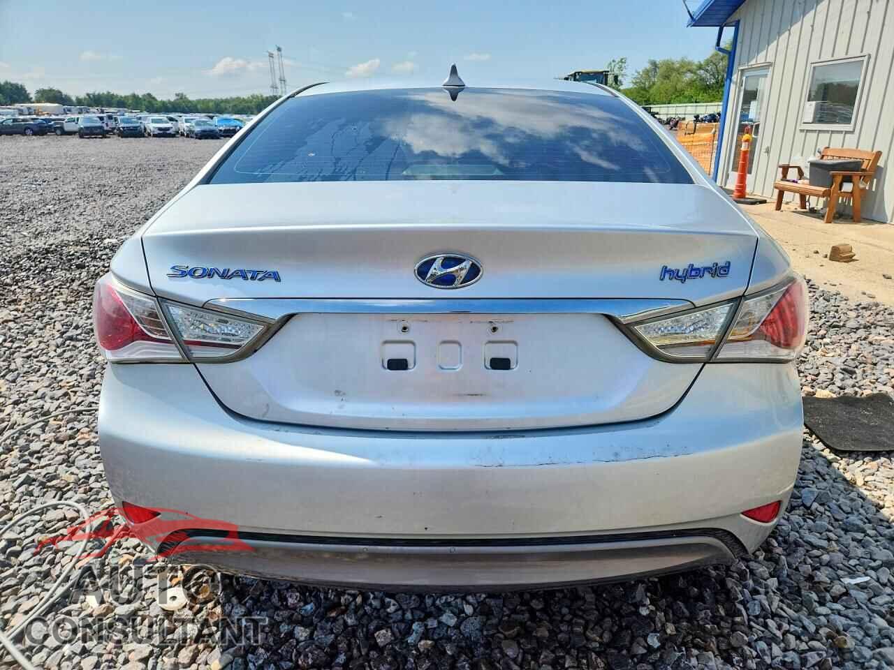 HYUNDAI SONATA 2011 - KMHEC4A42BA003464