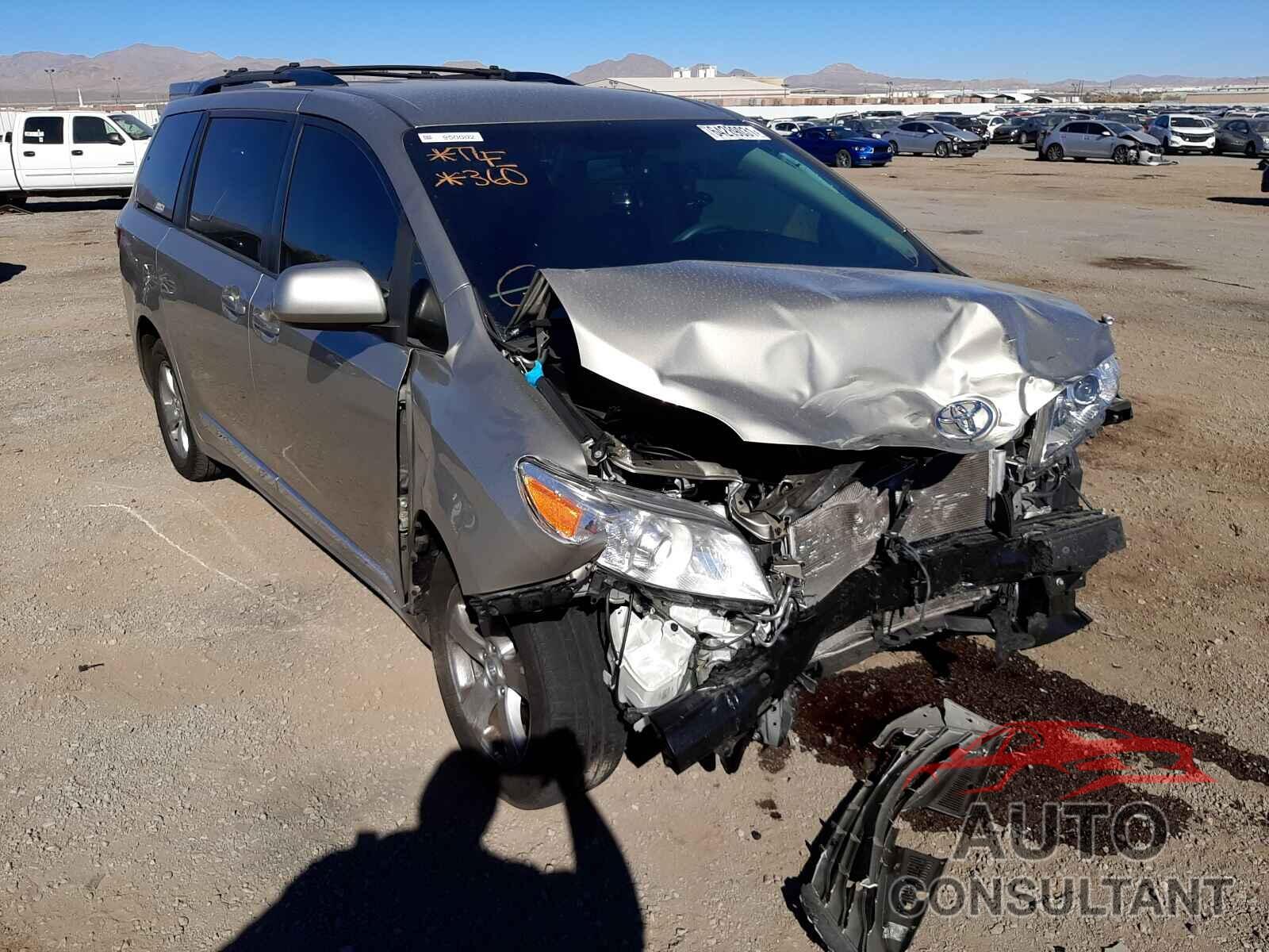 TOYOTA SIENNA 2017 - 5TDKZ3DC6HS848459