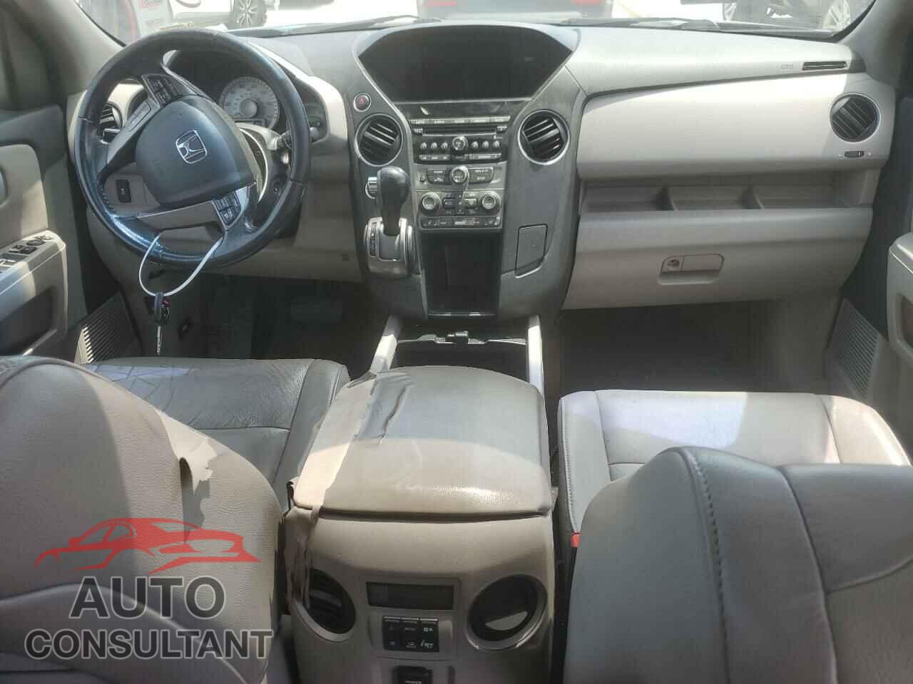 HONDA PILOT 2015 - 5FNYF4H58FB073006