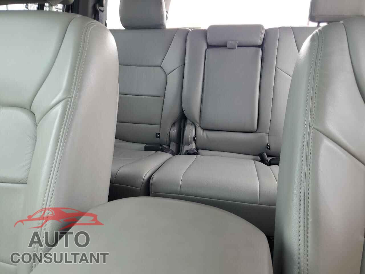 HONDA PILOT 2015 - 5FNYF4H37FB047138